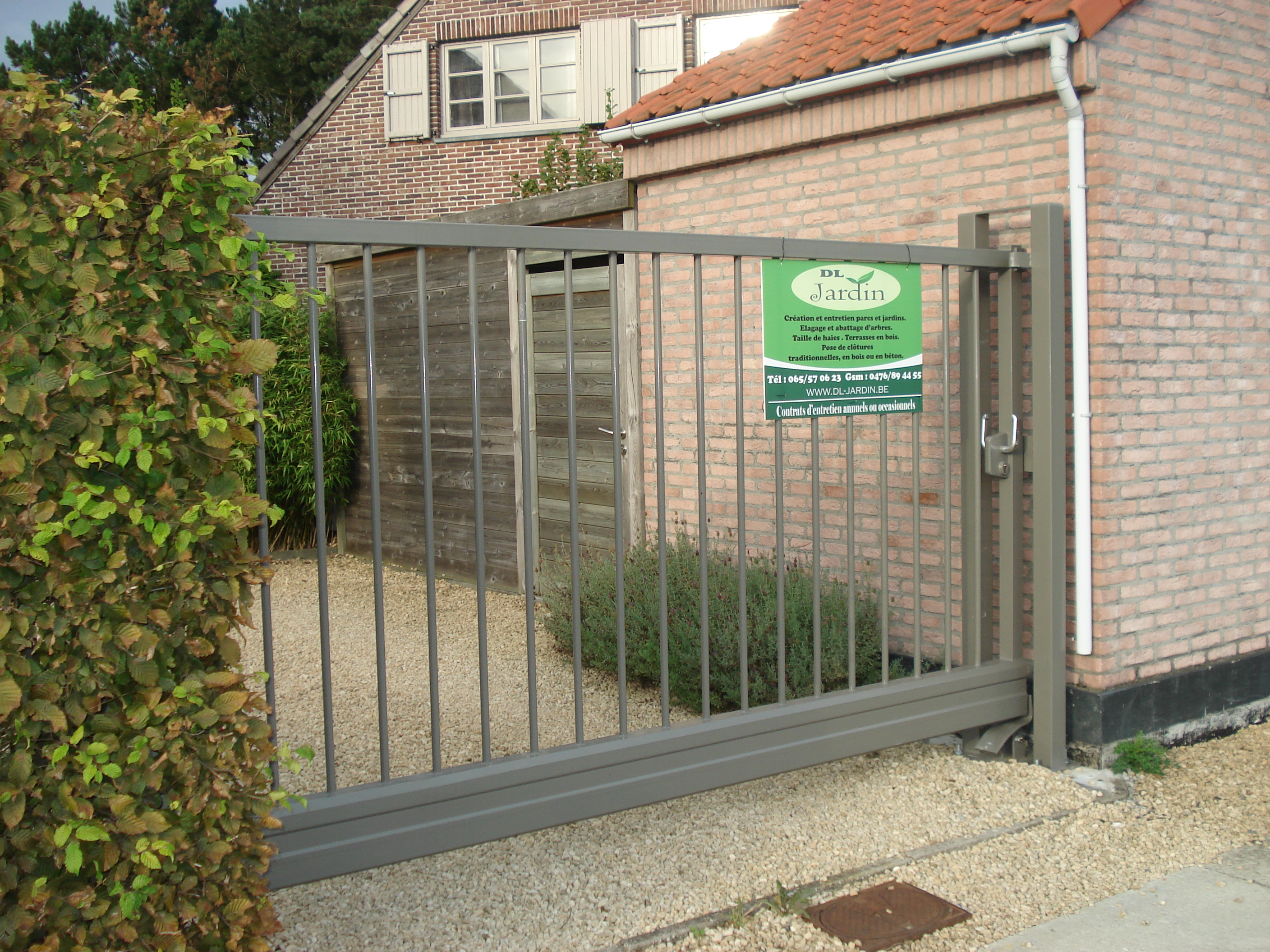 R&eacute;alisations de cl&ocirc;ture rigides et portails