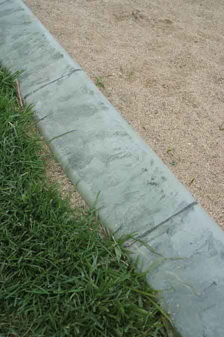Cr&eacute;ation de bordure moul&eacute;e sur place